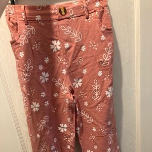 Super cute brand new size small capris